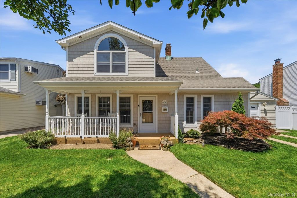 Photo of 19 Tower Lane, Levittown, NY 11756 (MLS # 1028643)