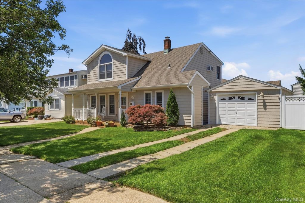 Photo of 19 Tower Lane, Levittown, NY 11756 (MLS # 1028643)