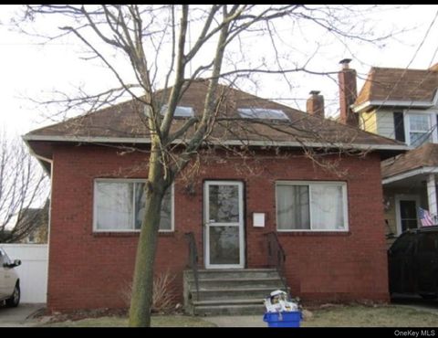 35 W Seaman Avenue, Freeport, NY 11520 - MLS#: 953278