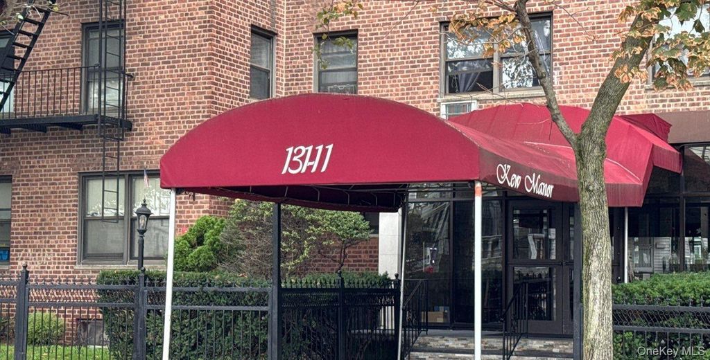 Photo of 131-11 Kew Gardens Road #2M, Richmond Hill, NY 11418 (MLS # 935539)