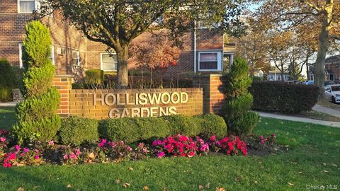 Photo of 198-02 Pompeii Avenue #1 B, Hollis, NY 11423 (MLS # 920425)