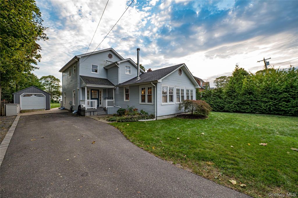 Photo of 190 Academy Street, Bayport, NY 11705 (MLS # 921350)
