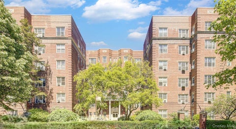 Homes For Sale - 76-35 113th Street #6F<br/> Forest Hills, NY 11375