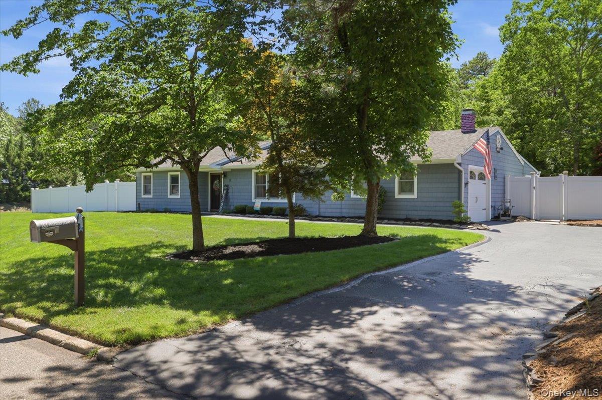 32 Henearly Drive - Photo 3
