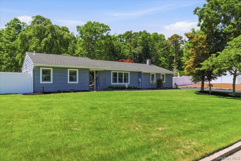 Homes For Sale - 32 Henearly Drive<br/> Suffolk County, Miller Place, NY 11764