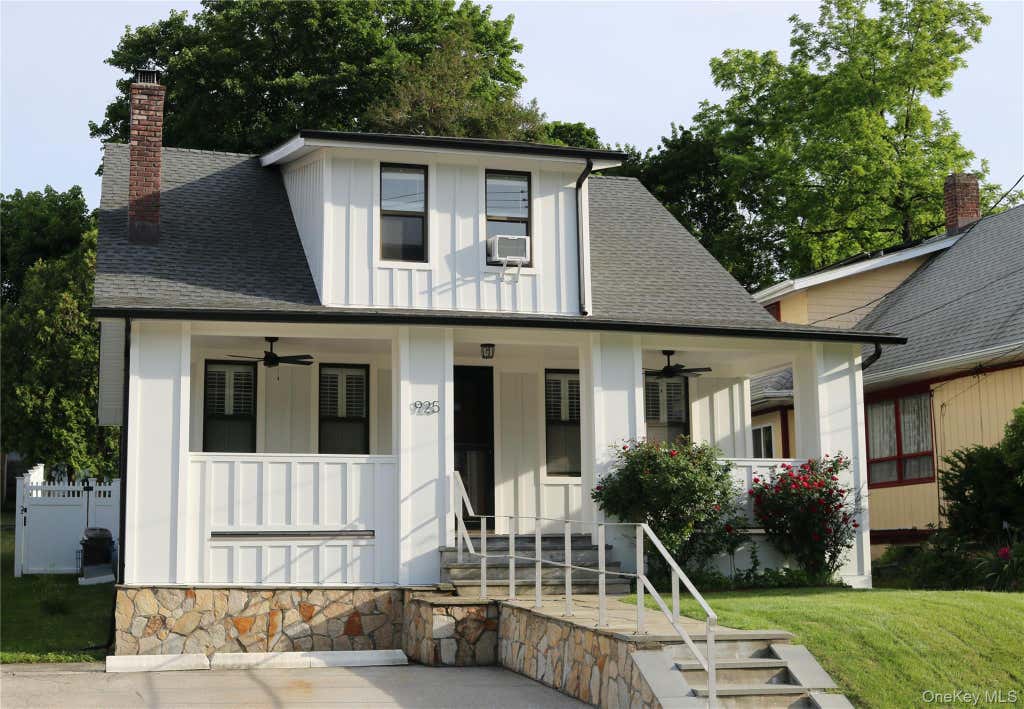 Photo of 925 Reynolds Street, Peekskill, NY 10566 (MLS # 1006922)