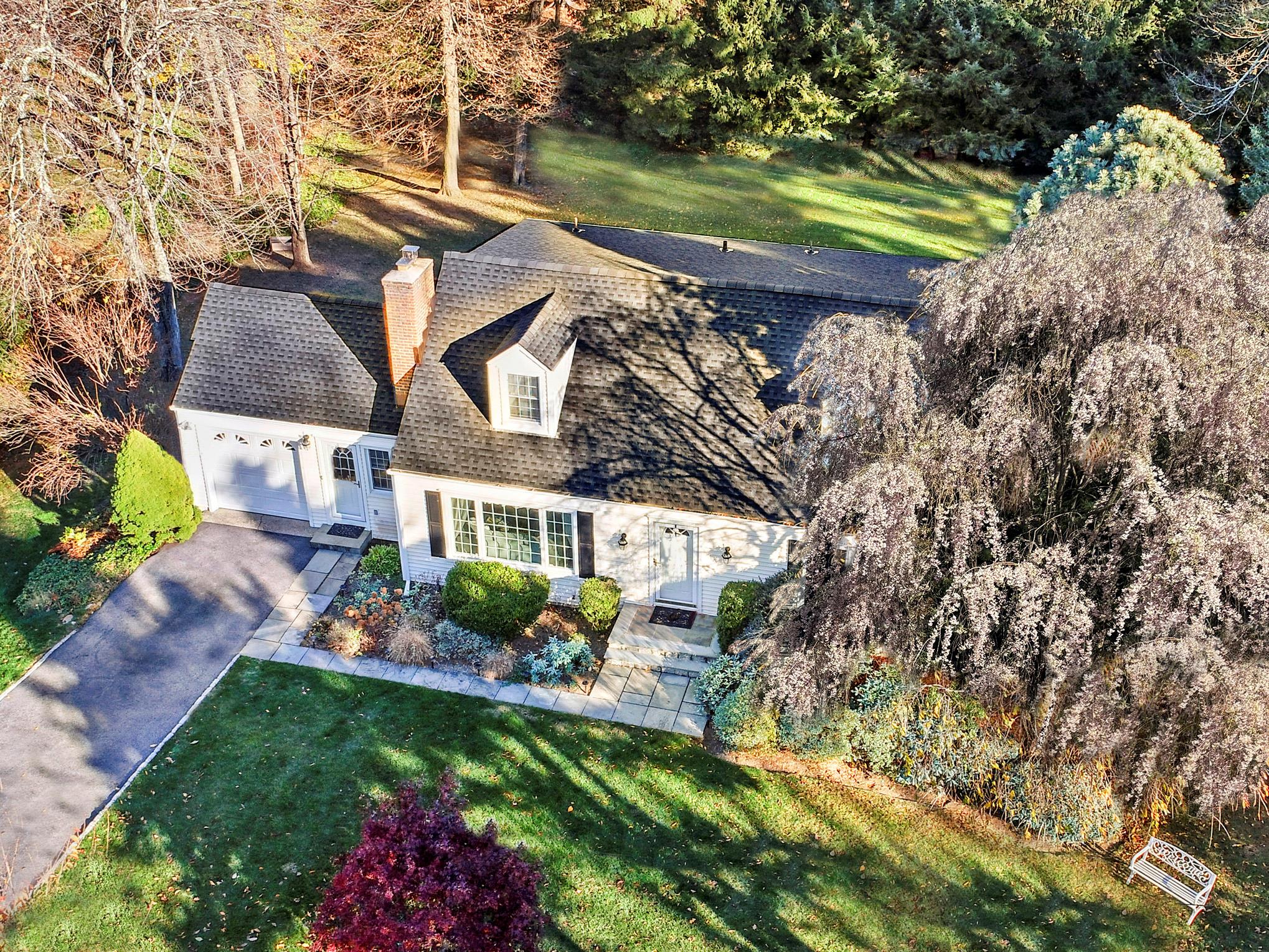 132 Devoe Road, Chappaqua, New York image 2