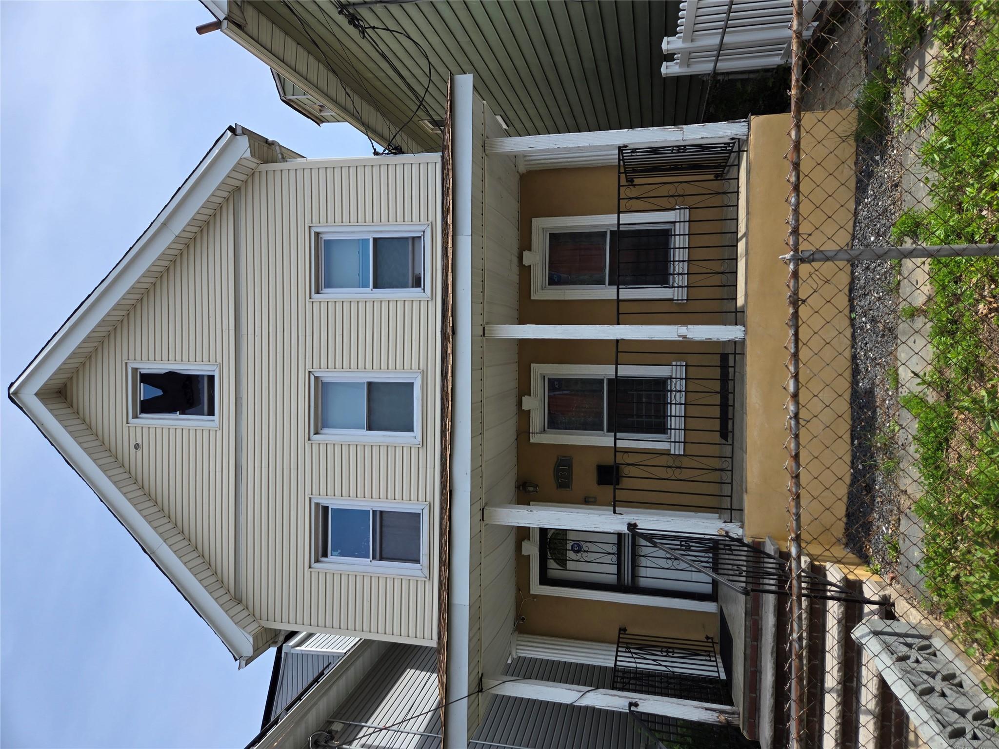 Property for Sale at E 218th Street, Bronx, New York - Bedrooms: 5 
Bathrooms: 2 
Rooms: 7  - $600,000