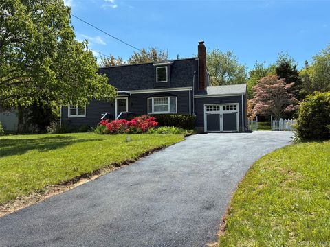 Homes For Rent - 405 Saltaire Way<br/> Mattituck, NY 11952