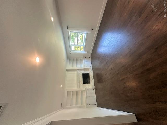 405 Saltaire Way