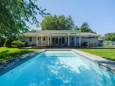 Homes For Sale - 2080 Elijahs Lane<br/> Mattituck, NY 11952