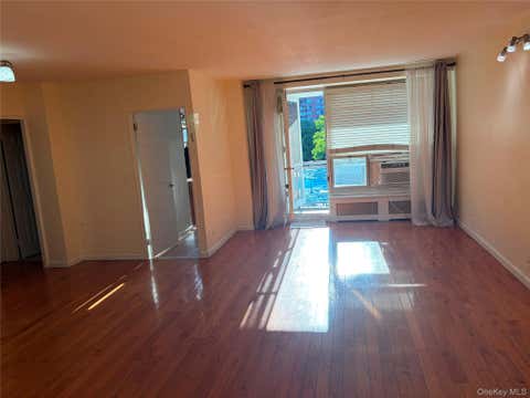 Homes For Sale - 98 20 62nd Drive Dr #3D<br/> Rego Park, NY 11374