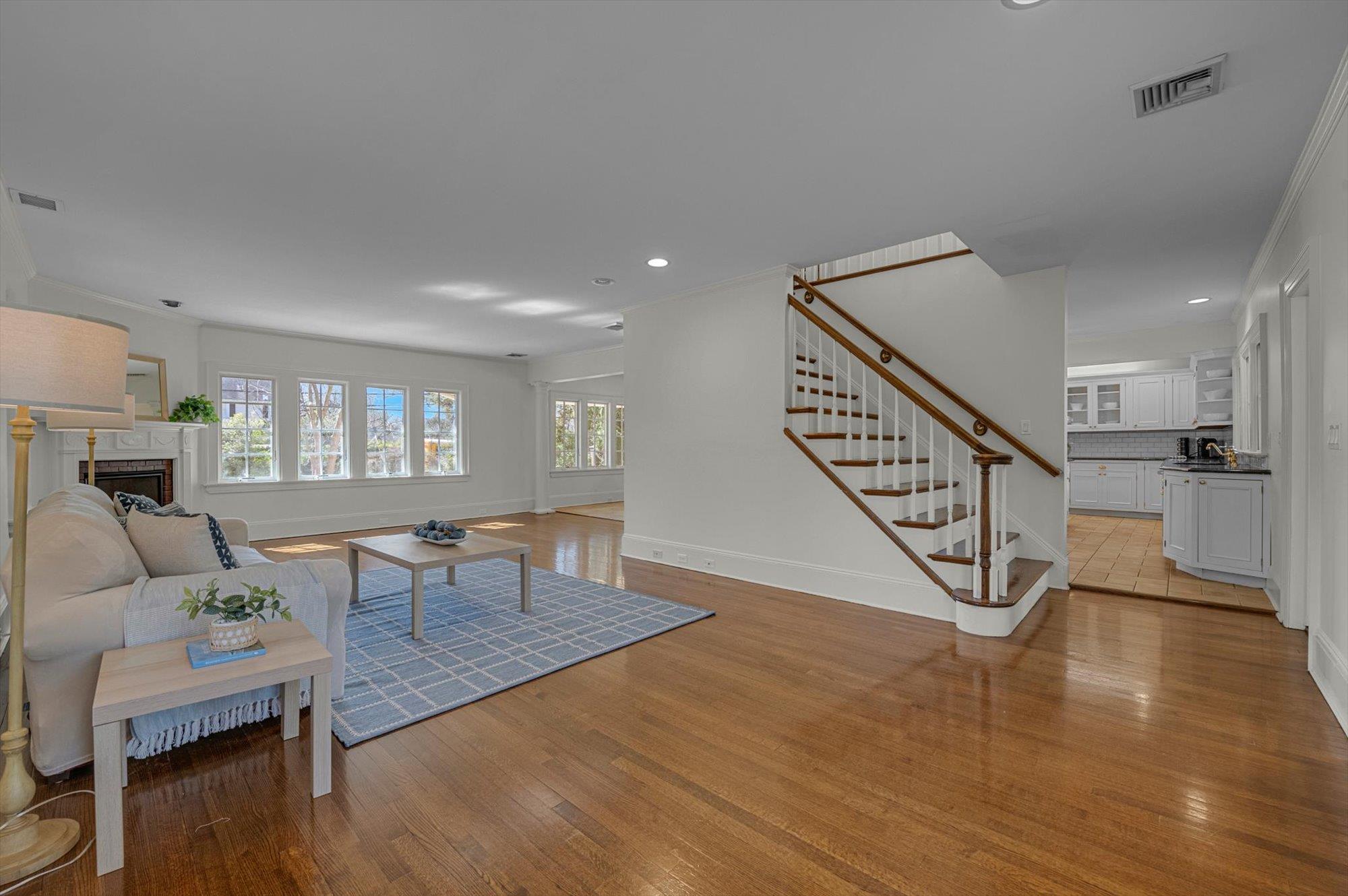 768 Plandome Road, Manhasset, New York image 12