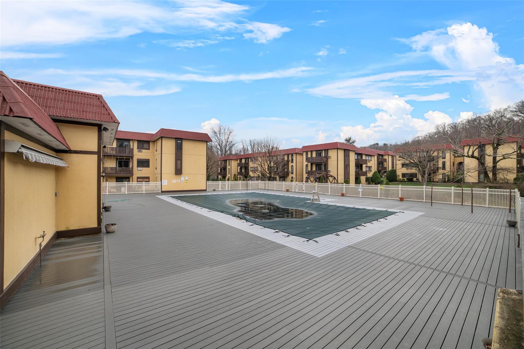 1 Granada Crescent #8, White Plains, New York image 32