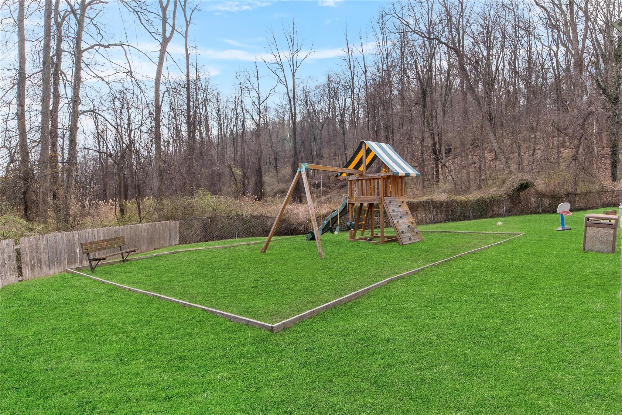 1 Granada Crescent #8, White Plains, New York image 33