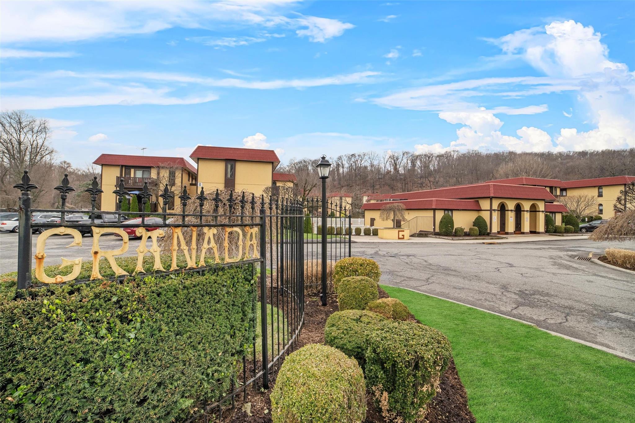 1 Granada Crescent #8, White Plains, New York image 2