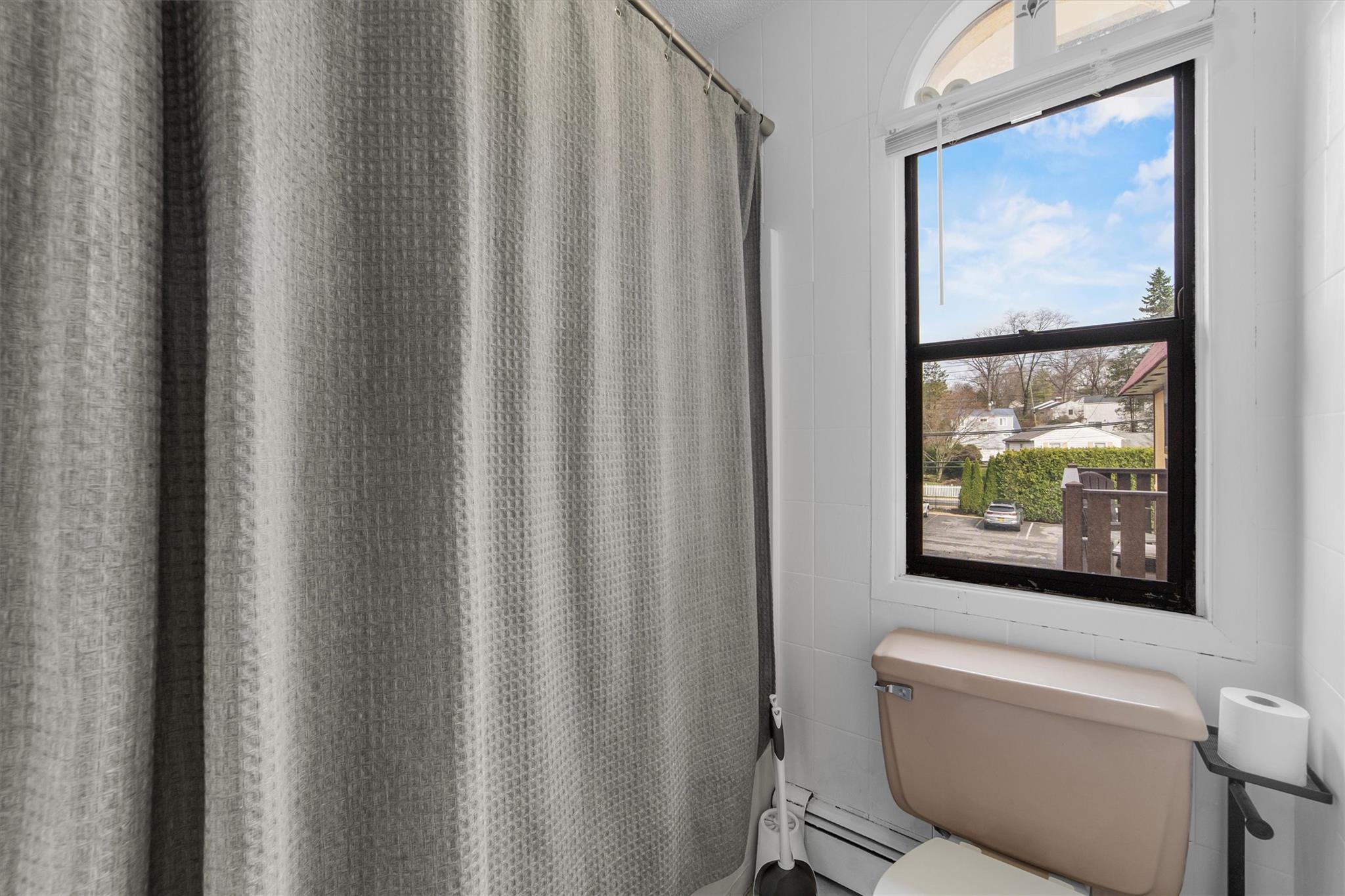 1 Granada Crescent #8, White Plains, New York image 23