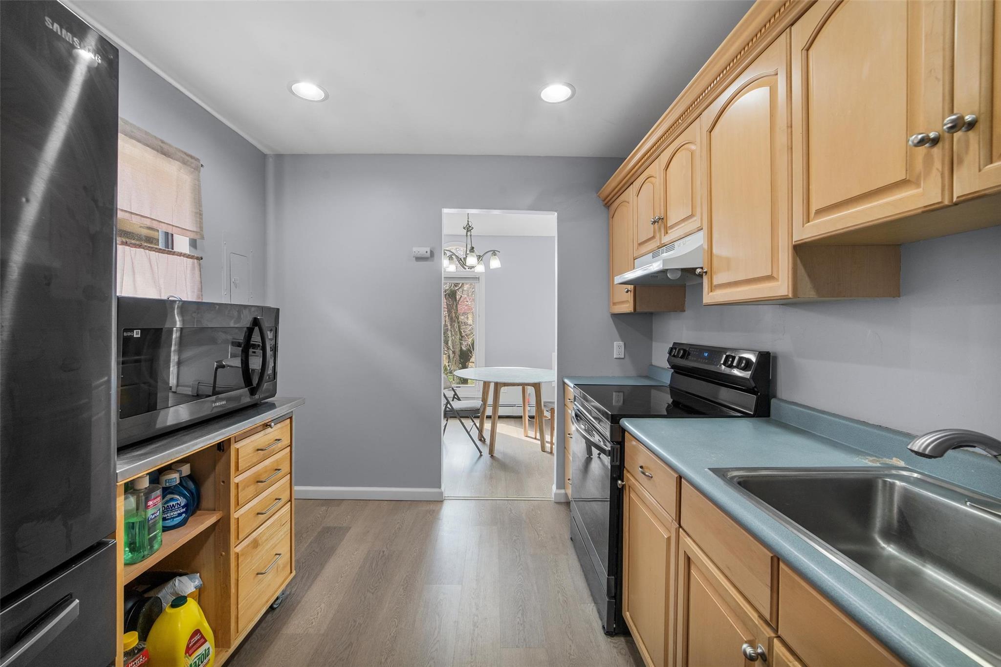 1 Granada Crescent #8, White Plains, New York image 15