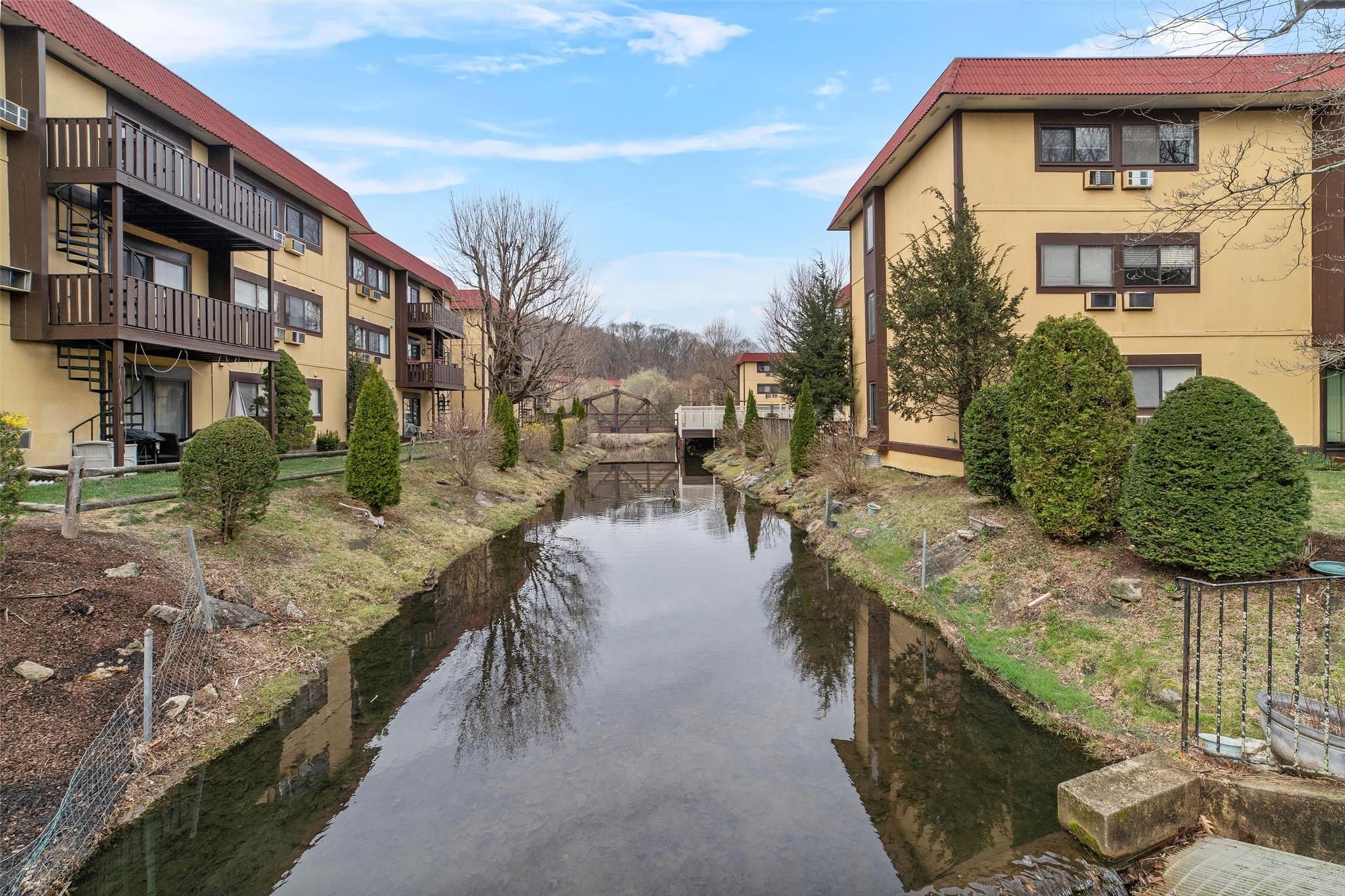1 Granada Crescent #8, White Plains, New York image 28