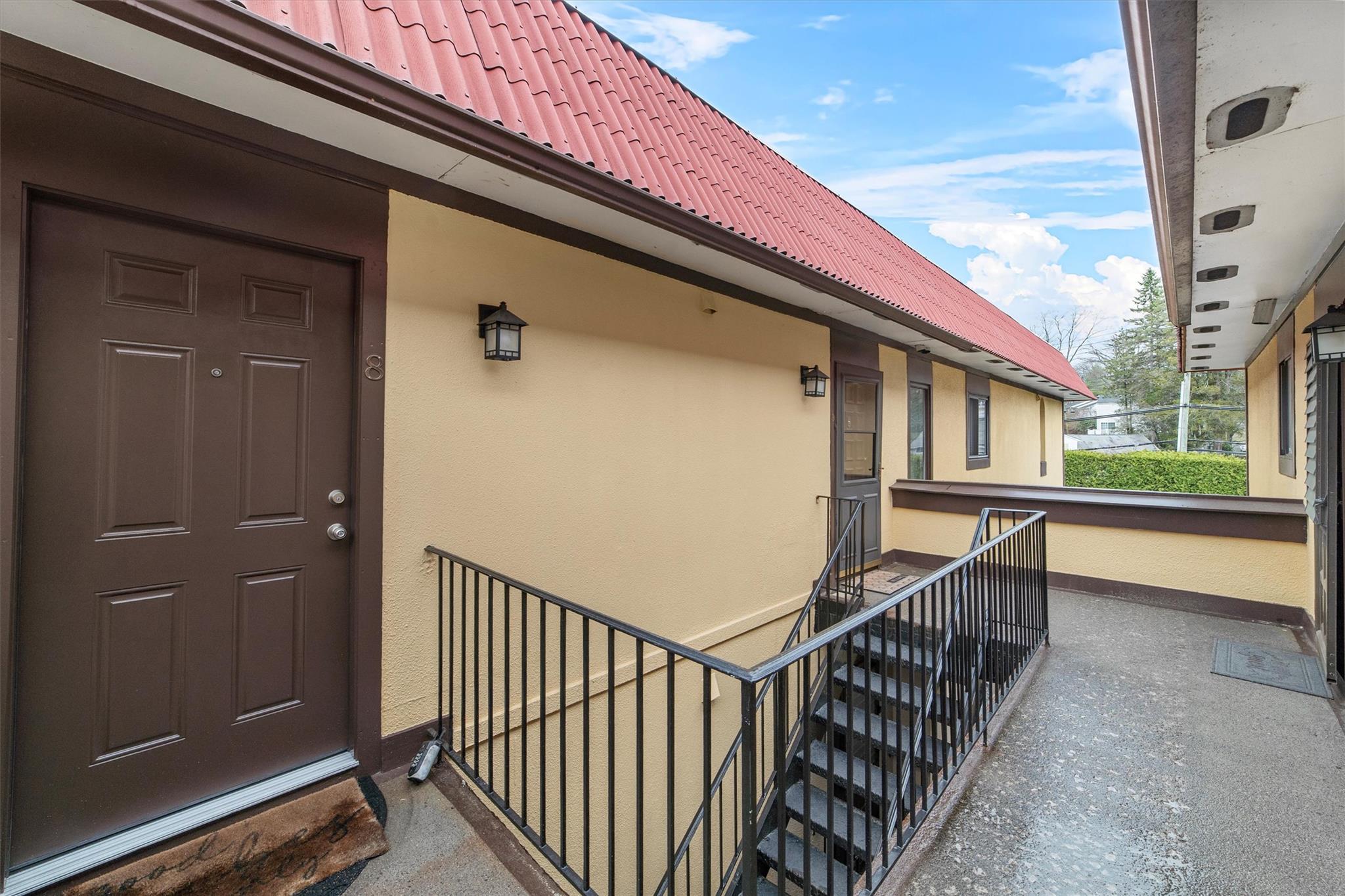 1 Granada Crescent #8, White Plains, New York image 4