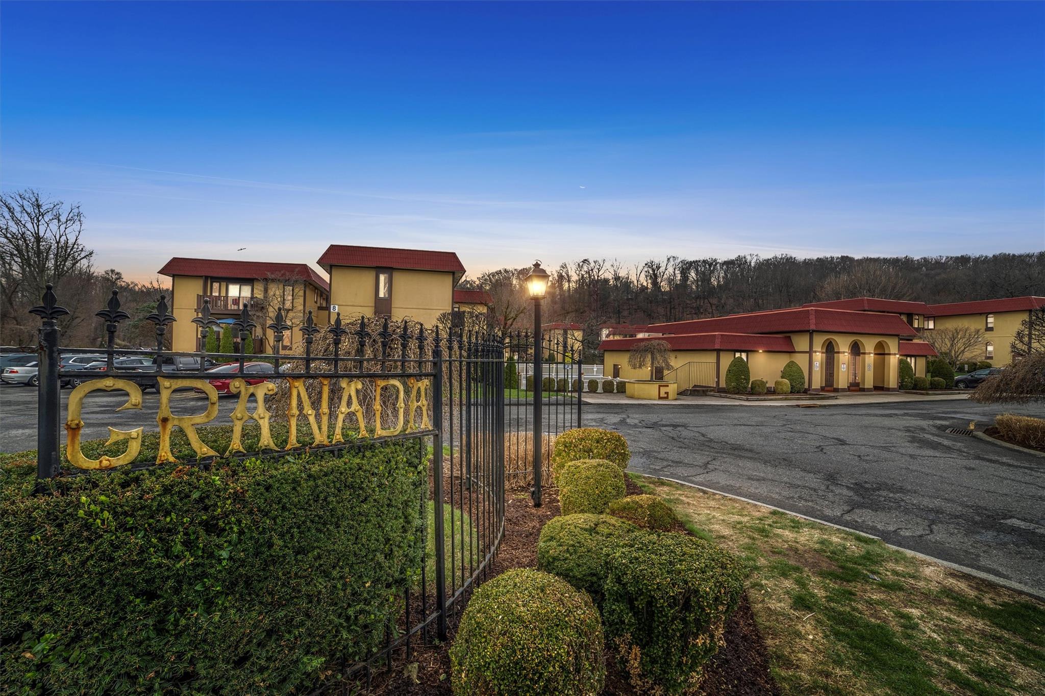 1 Granada Crescent #8, White Plains, New York image 1