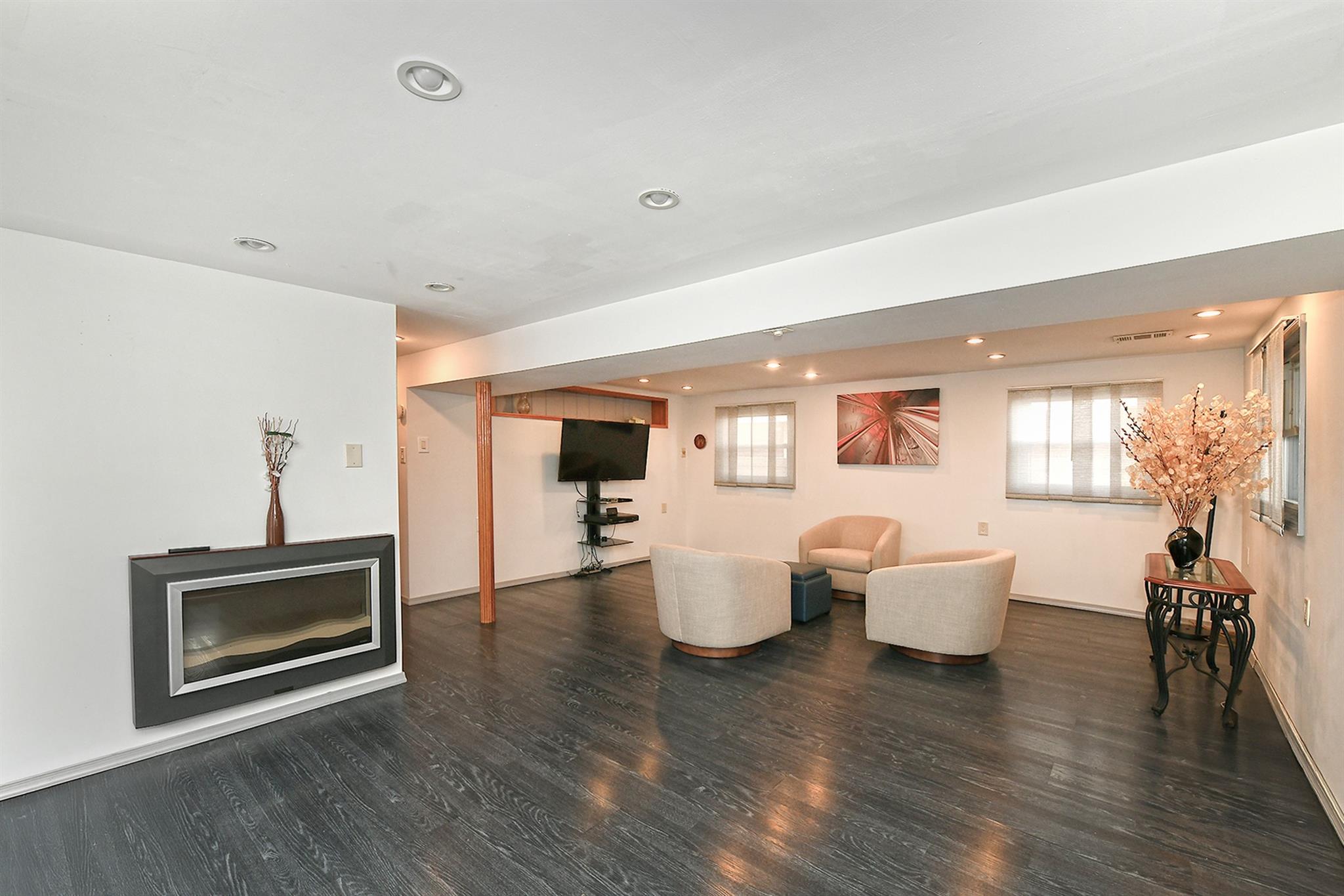 160-31 W 90th Street, Howard Beach, New York image 20