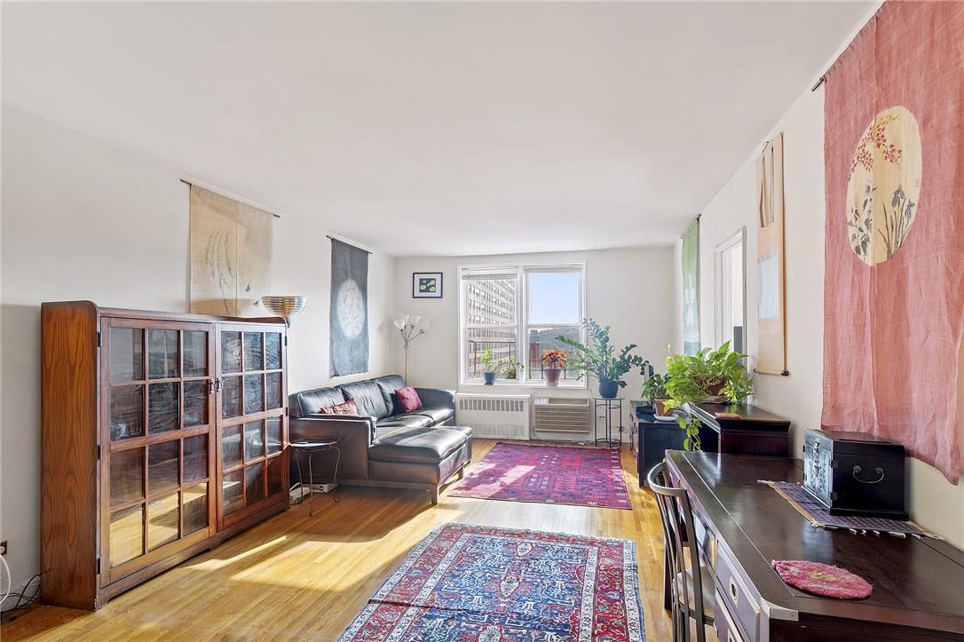 Kappock Street 5J, Bronx, New York - 2 Bedrooms  
2 Bathrooms  
4 Rooms - 