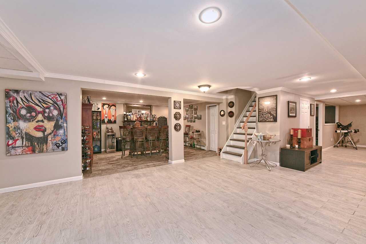 2 Glen Hill Court, Dix Hills, New York image 19