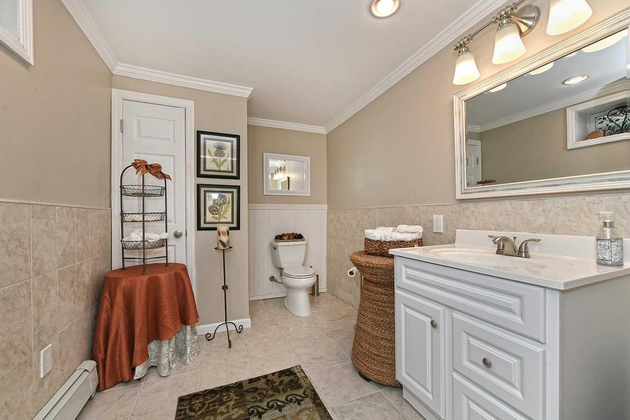2 Glen Hill Court, Dix Hills, New York image 17