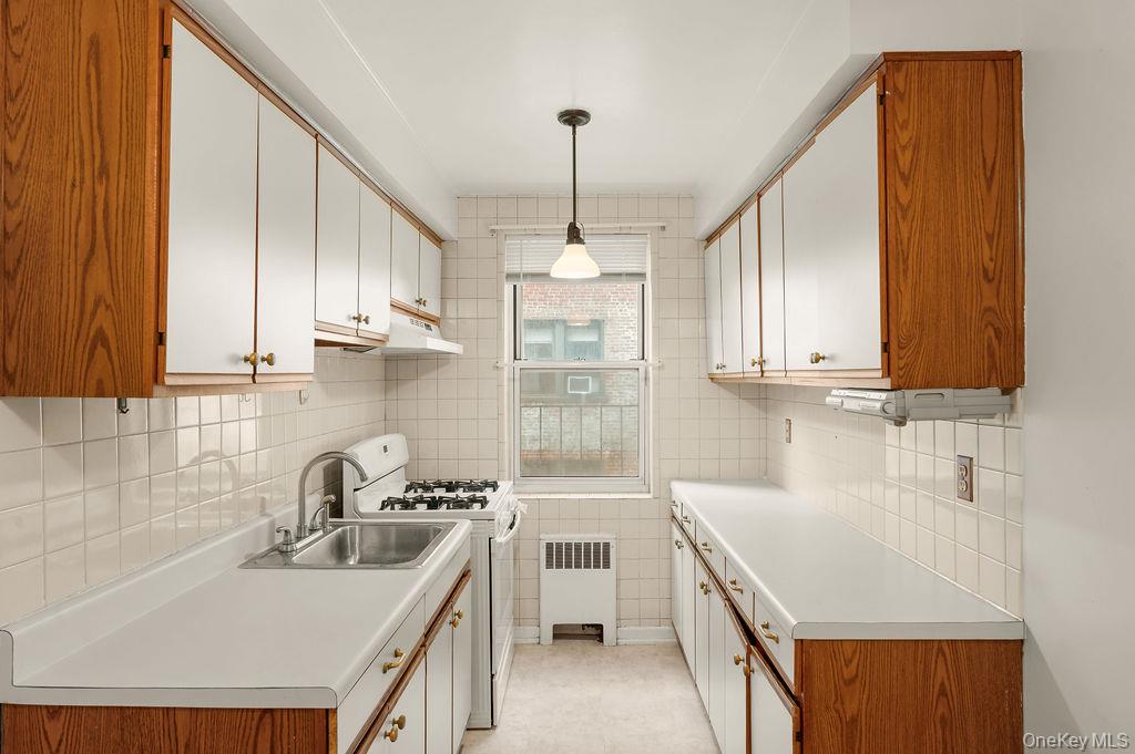 485 Bronx River Road A21