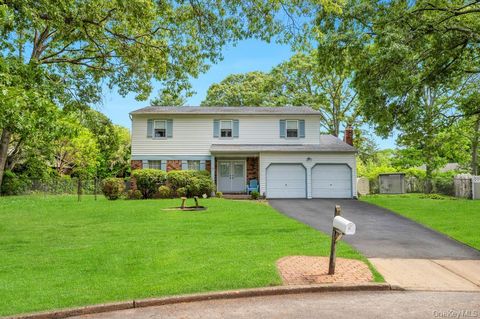 32 Chatham Woods Drive Centereach NY 11720