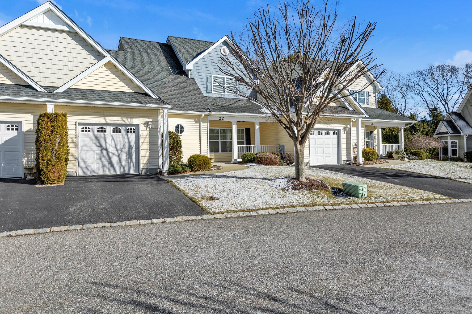 Property for Sale at Purple Row, Riverhead, Hamptons, NY - Bedrooms: 2 
Bathrooms: 3  - $640,000