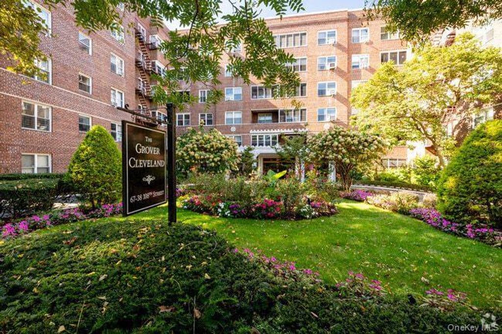 Photo of 67-38 108th Street #C17, Forest Hills, NY 11375 (MLS # 971469)