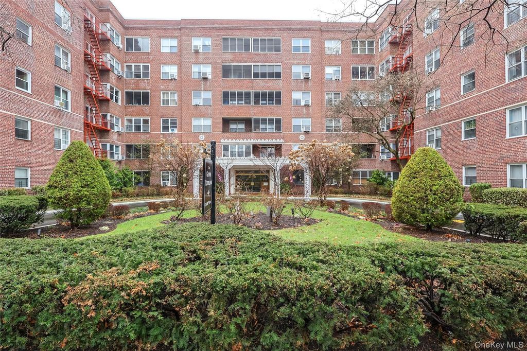 Photo of 67-38 108th Street #C17, Forest Hills, NY 11375 (MLS # 971469)