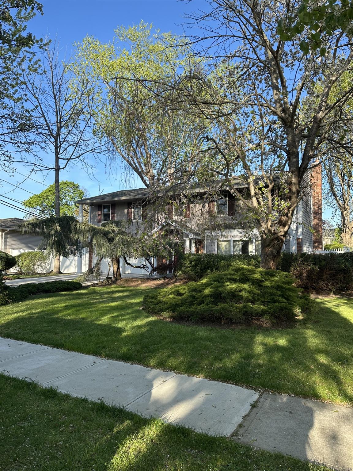 23 Algonquin Lane, Commack, New York image 2
