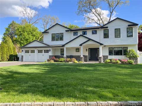 Homes For Sale - 6 Sue Circle<br/> Huntington, NY 11743