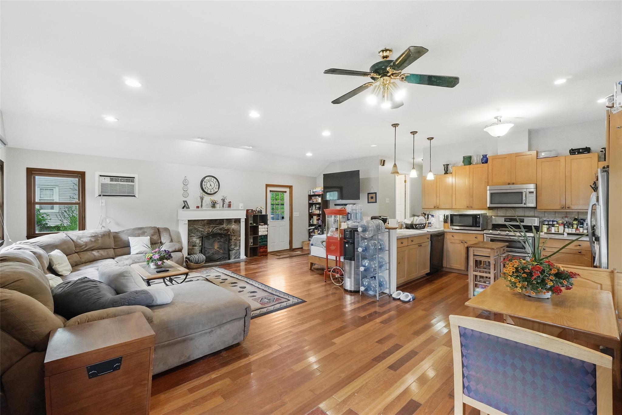 154 Longfellow Drive, Carmel, New York image 5