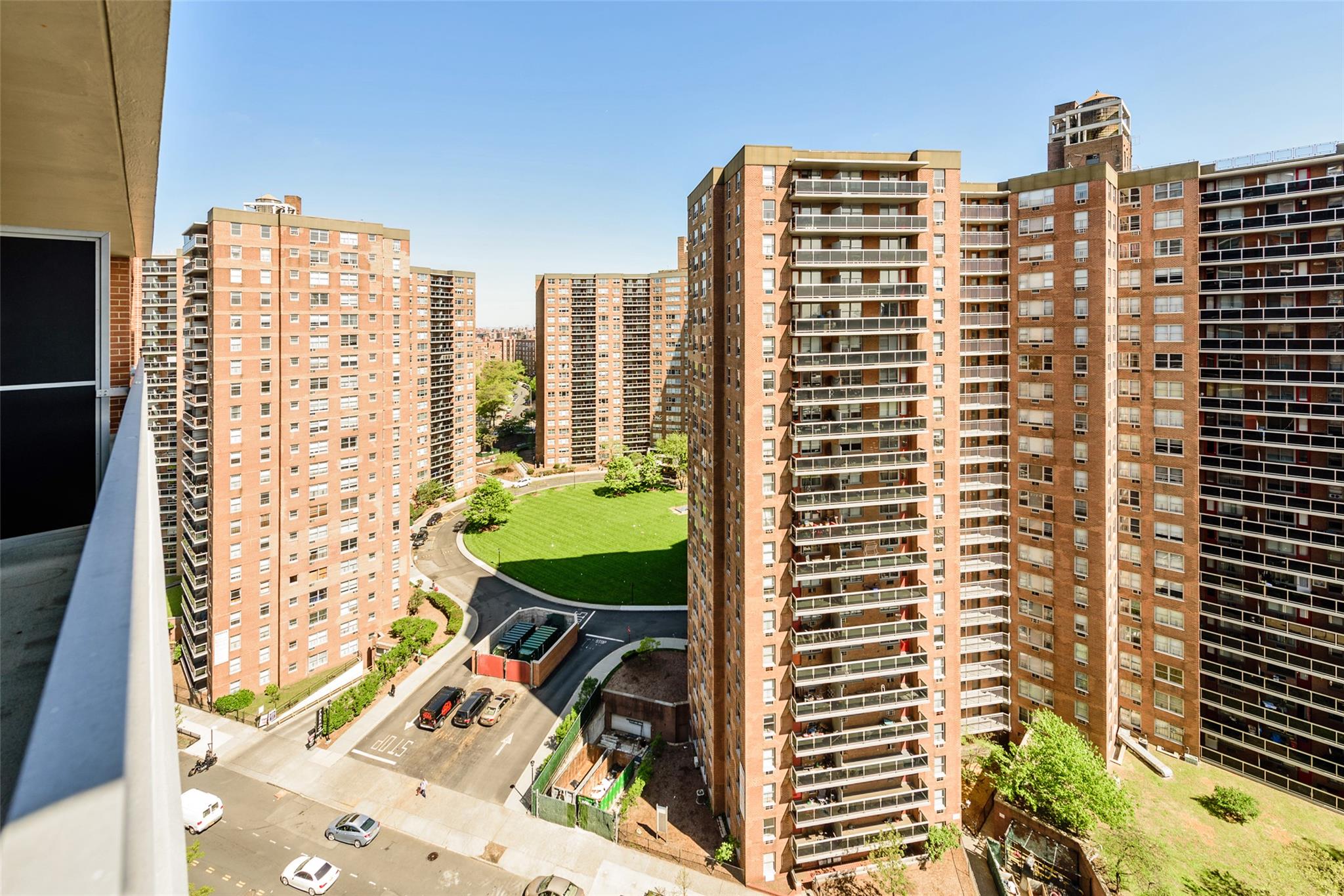 70-25 Yellowstone Boulevard #17Y, Forest Hills, New York image 6