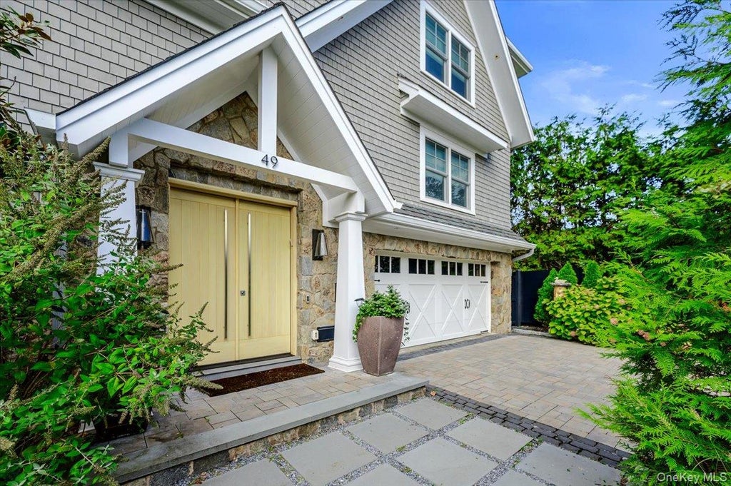 Photo of 49 Tioga Avenue, Atlantic Beach, NY 11509 (MLS # 1064068)