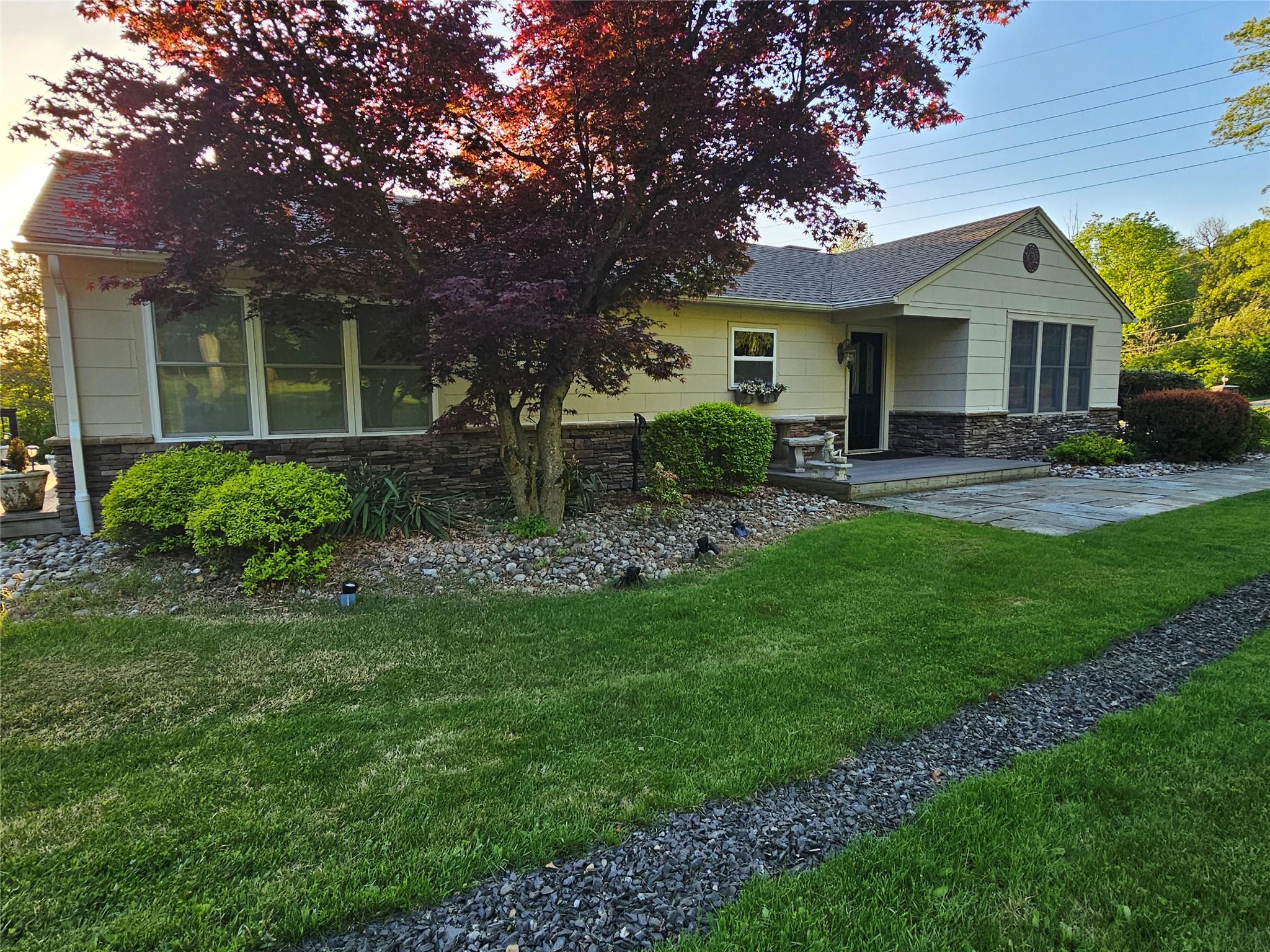 Old Quaker Hill Road, Monroe, New York - 2 Bedrooms  
2 Bathrooms  
8 Rooms - 