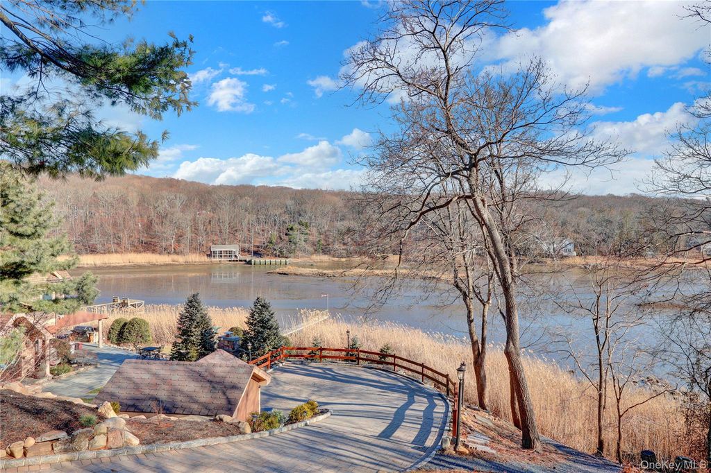 Photo of 2 Riverview Terrace, Smithtown, NY 11787 (MLS # 952372)