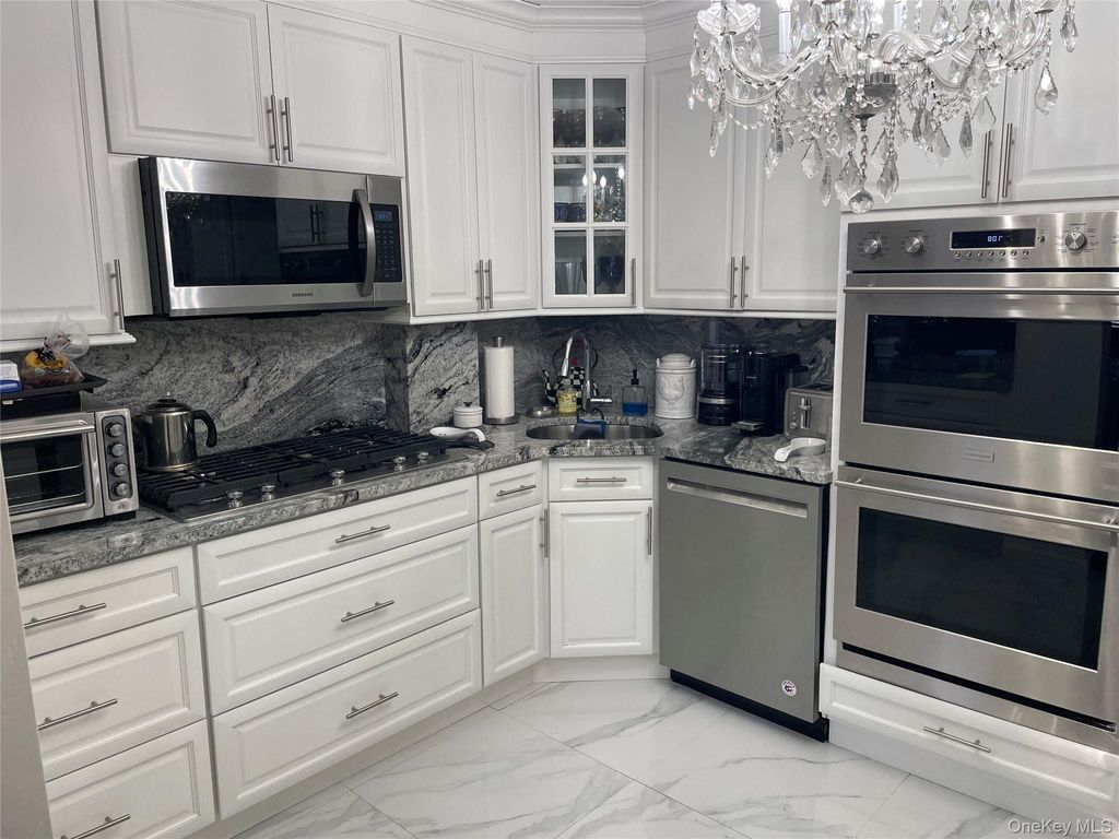 Photo of 27 Birch Lane, Valley Stream, NY 11581 (MLS # 942753)