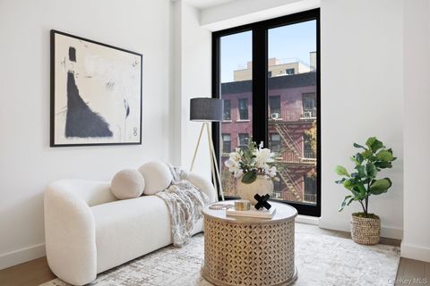 500 W 45th Street 307 New York (Manhattan) NY 10036