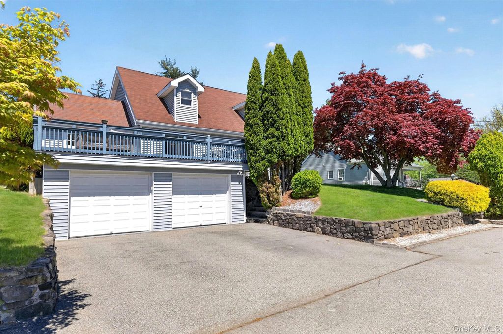 Photo of 5 Arlington Court, Montrose, NY 10548 (MLS # 994605)