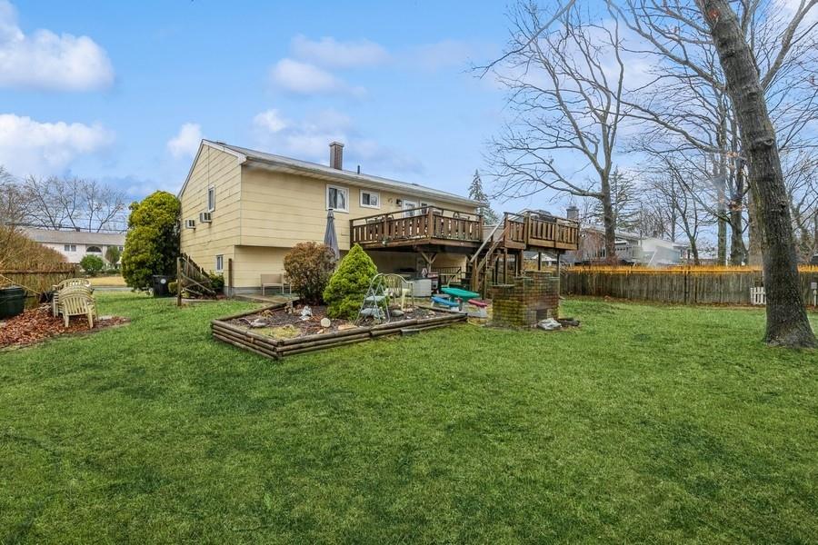 75 Harvest Lane, West Islip, New York image 7