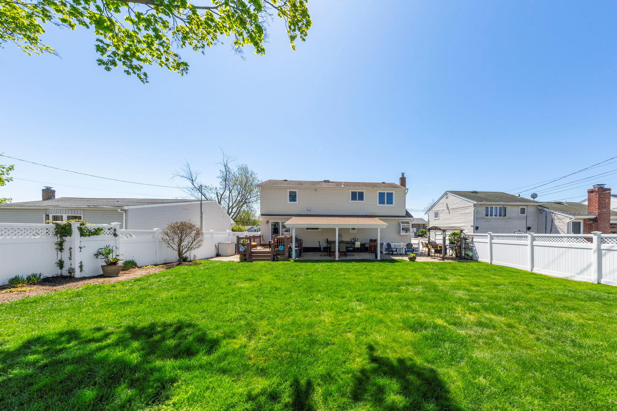 3585 Centerview Avenue, Wantagh, New York image 33