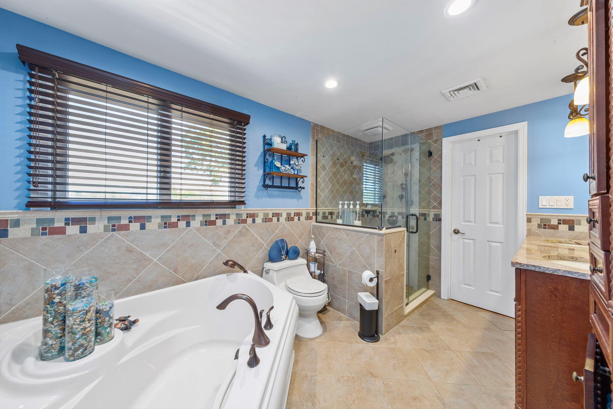 3585 Centerview Avenue, Wantagh, New York image 18