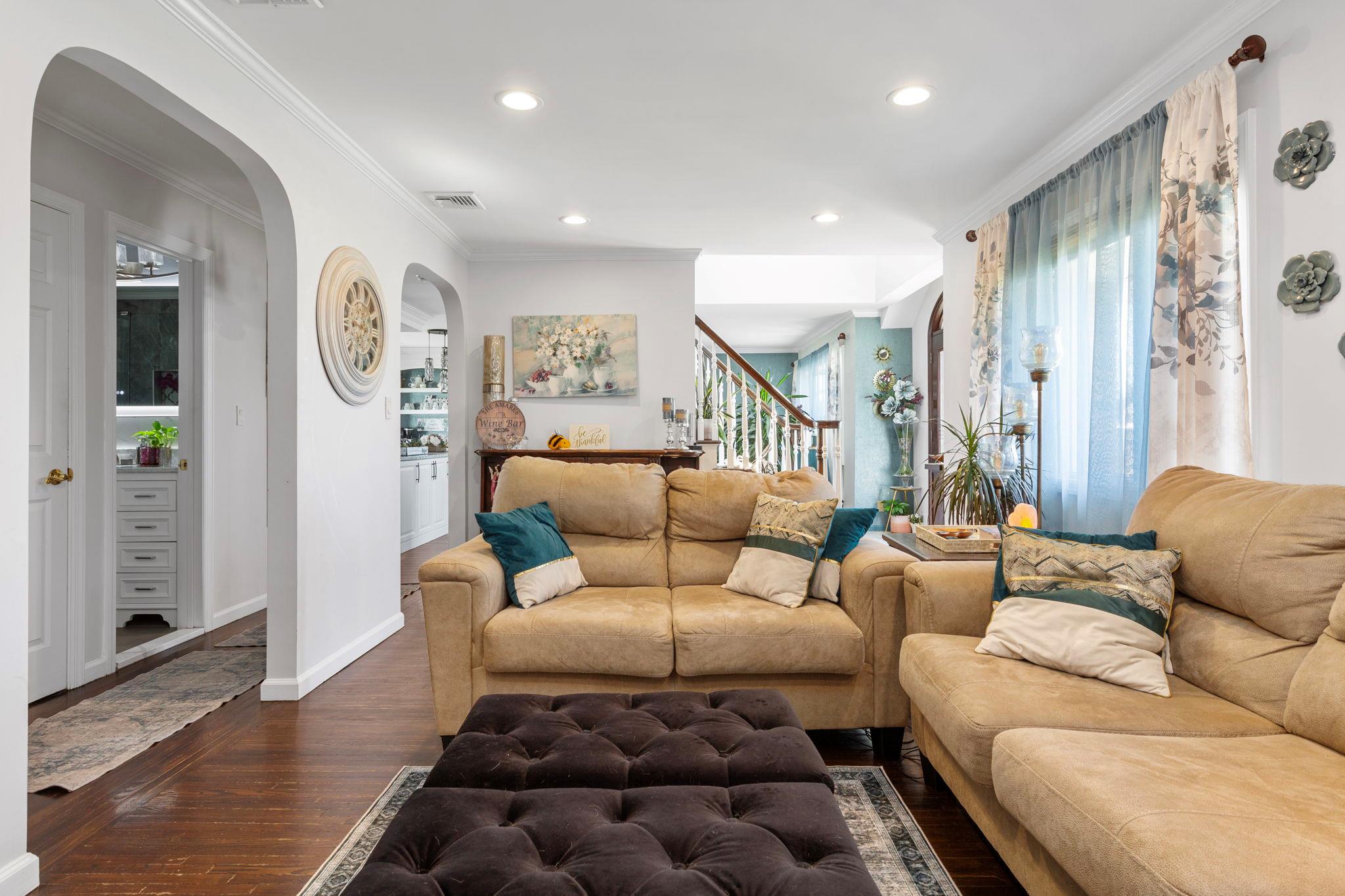 3585 Centerview Avenue, Wantagh, New York image 3