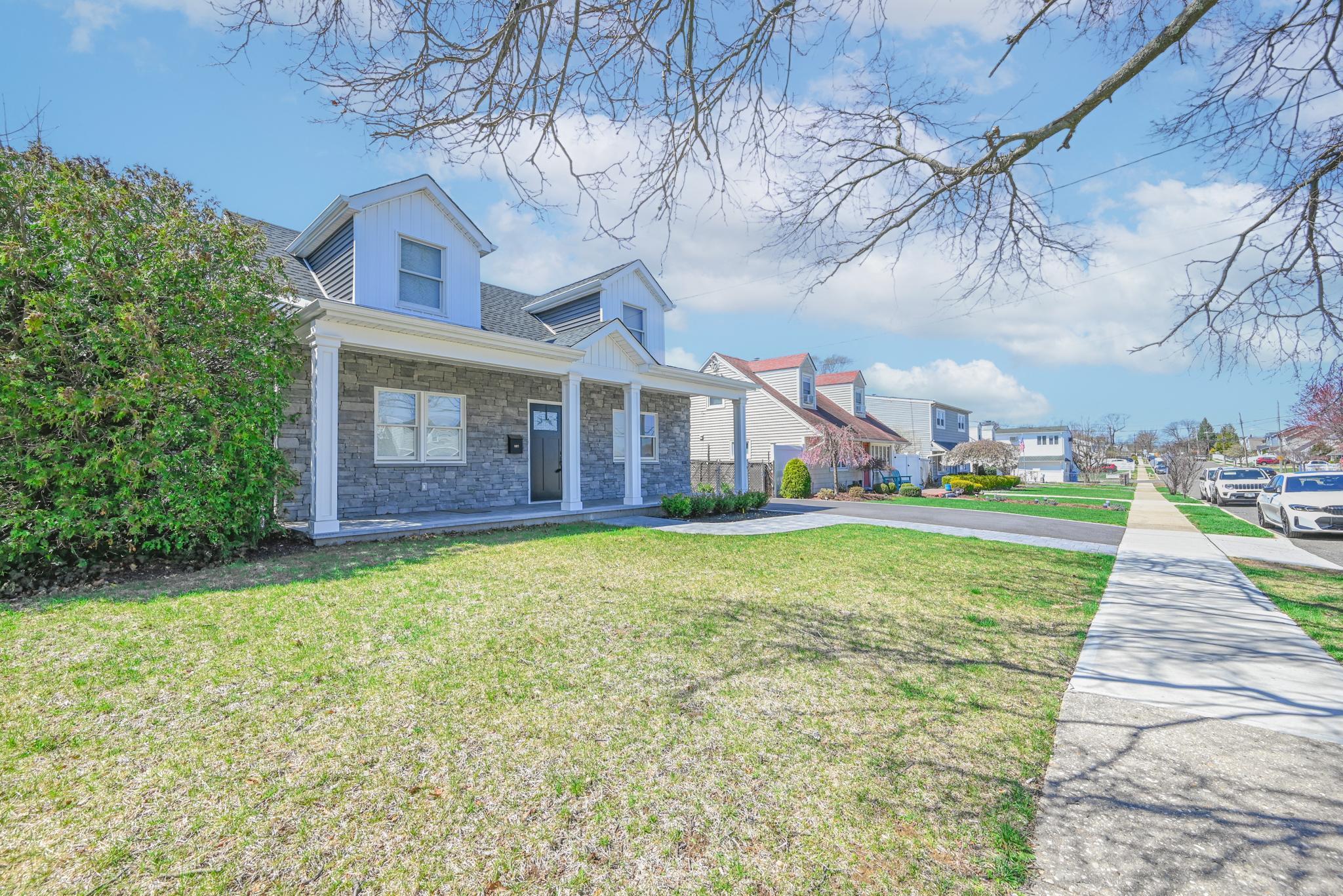 897 Merillon Avenue, Westbury, New York image 3