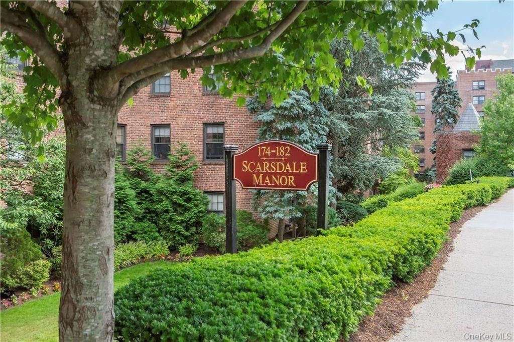 Photo of 178 Garth Road #1J, Scarsdale, NY 10583 (MLS # 960514)